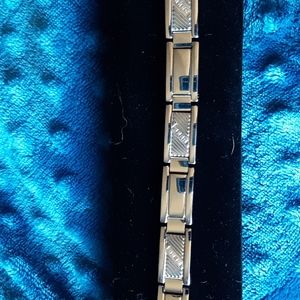 Men's bracelet from Macys... see description **NEVER WORN** (split before bday)